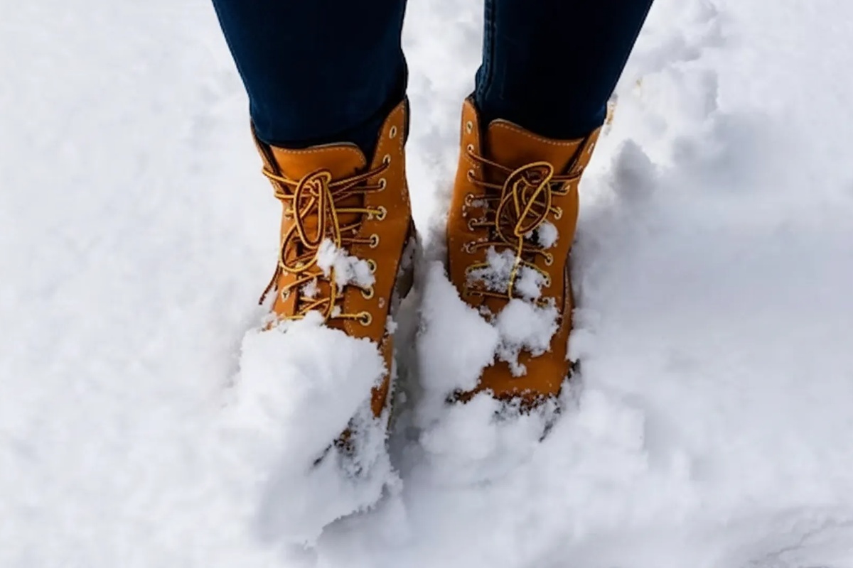 Vaša stopala neće se smrznuti ni u najvećoj hladnoći: Jednostavan trik za održavanje topline vaših zimskih čizama