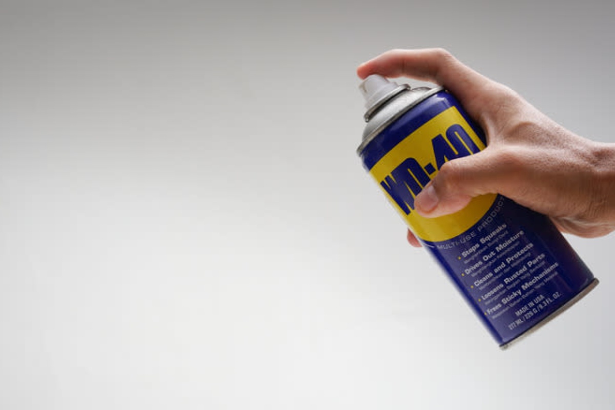 WD-40: Tajni saveznik za savršeno čisto staklo i miran um – Jednostavan trik koji ste čekali! detail 1