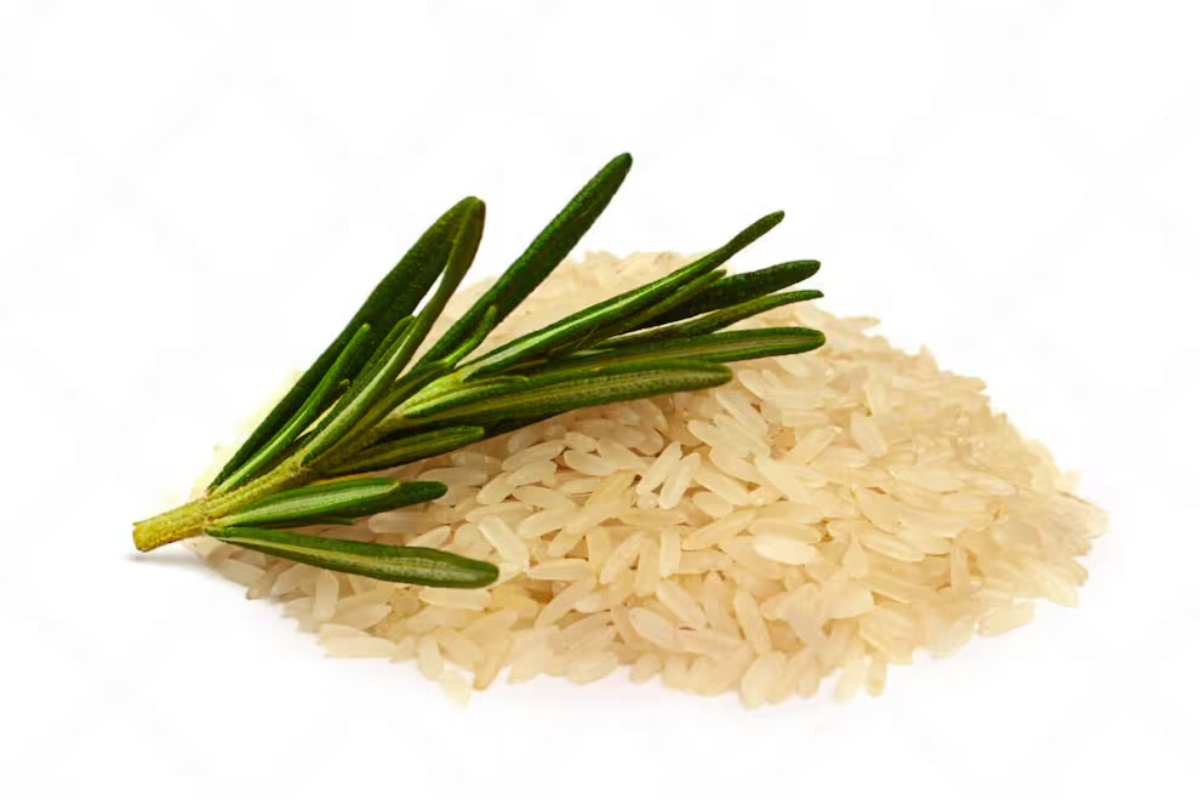 Čemu služi stavljanje riže s ružmarinom u staklenku unutar kuće i zašto to svi preporučuju detail 1