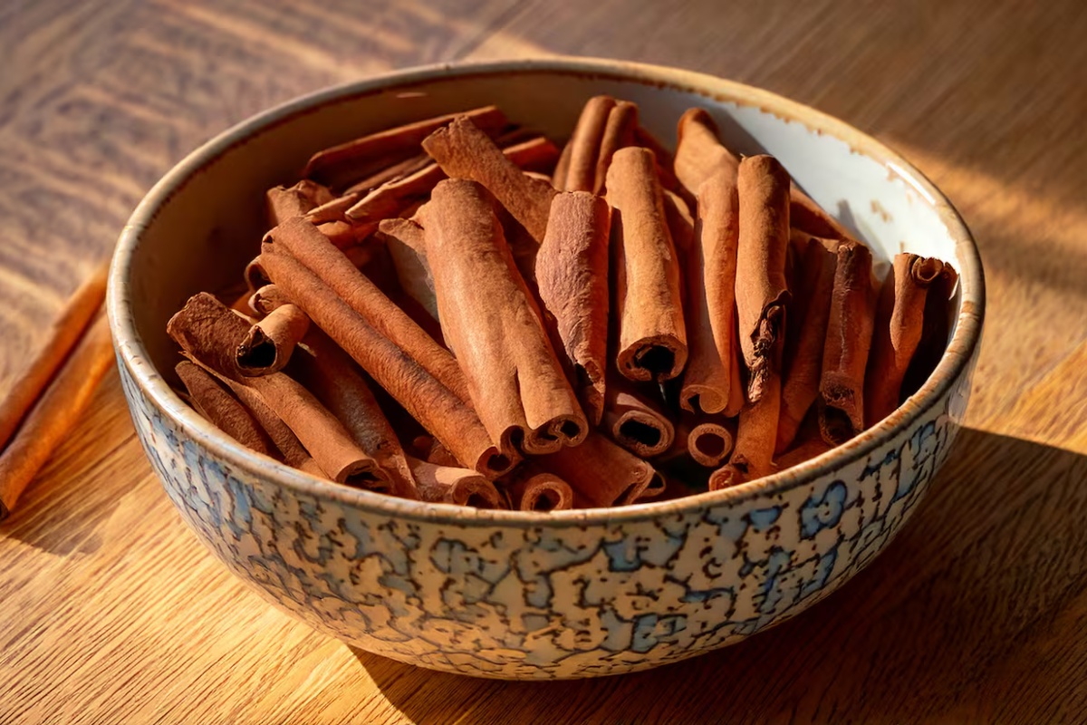 Ostaviti grančicu cimeta iza vrata: čemu služi i zašto se preporučuje detail 1