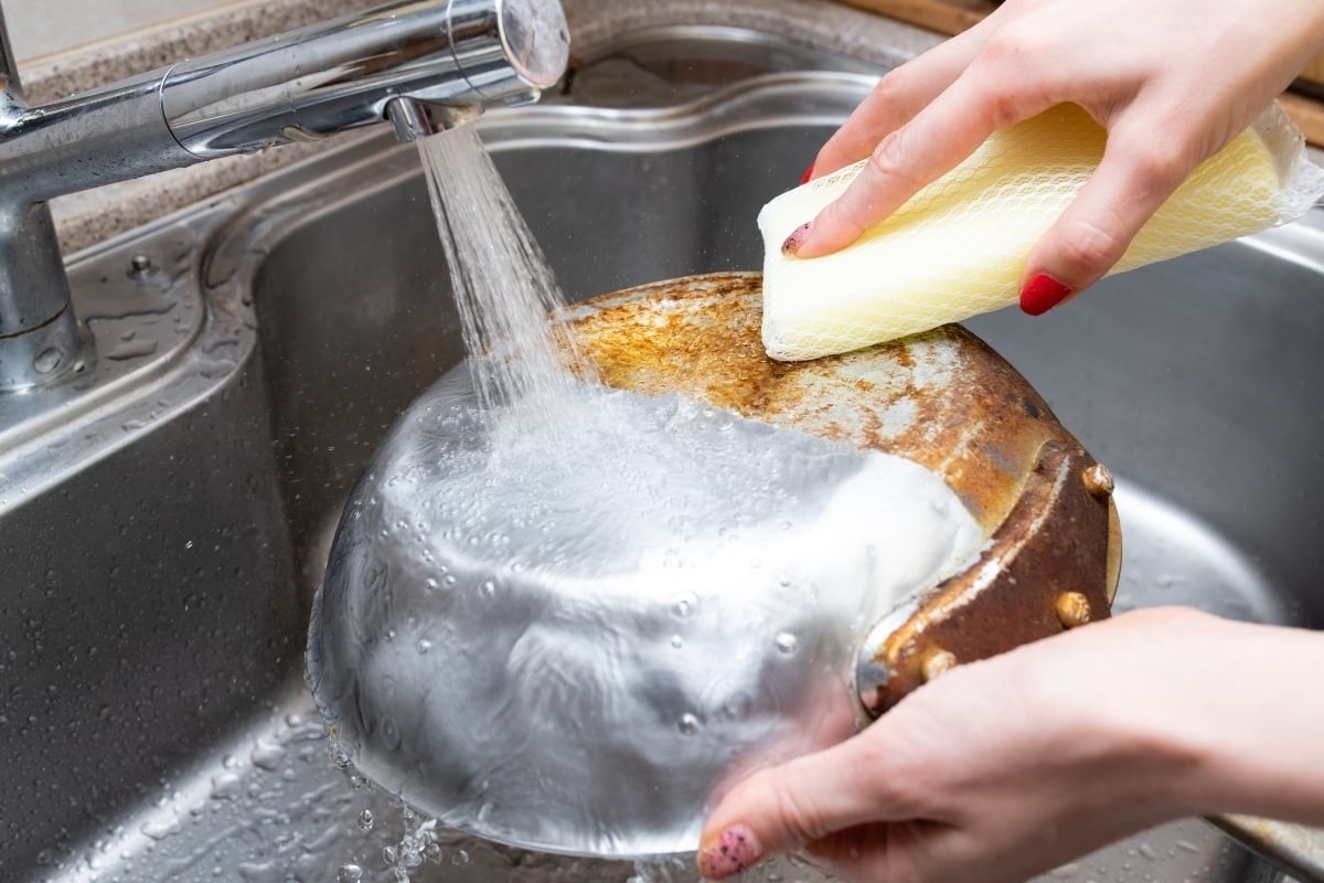 Miješanje kora krumpira sa sodom bikarbonom: zašto se to preporučuje i čemu služi? detail 1