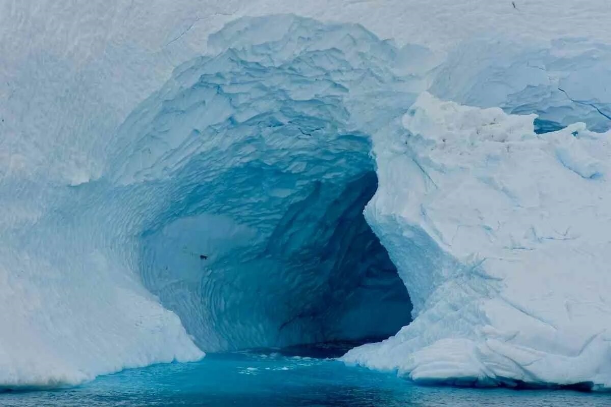 Podmornica nestaje na Antarktici nakon pronalaska nepoznatih struktura ispod leda detail 1