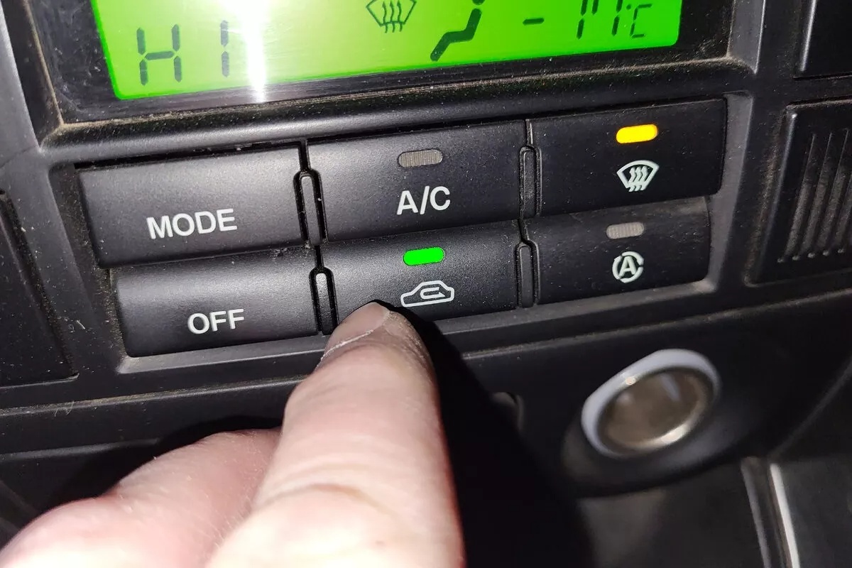 Jedna loša navika zimi može učiniti vaš automobil neupotrebljivim. Provjerite ovo prije nego što bude prekasno detail 1