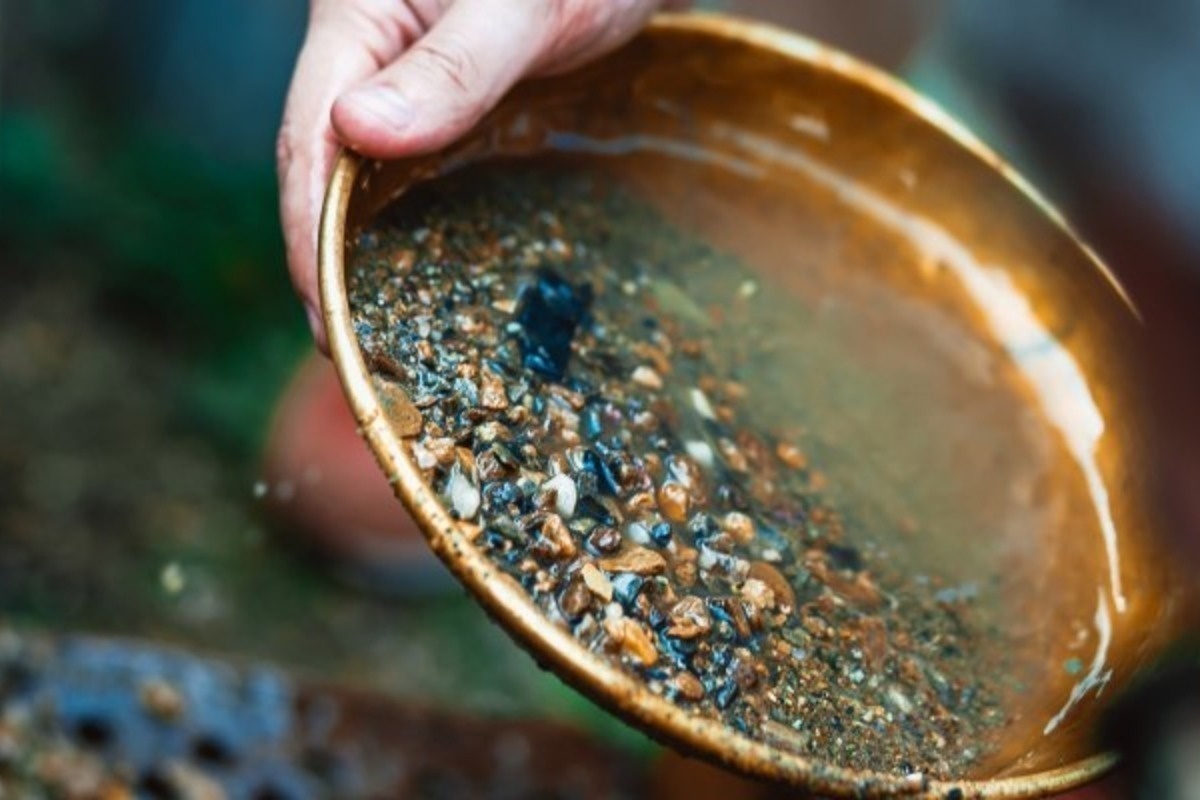 Upozorenje o zlatnoj groznici: Otkrivena rijeka puna zlata – Vrijedna skoro 10 milijardi dolara i sve iz jedne zemlje! Što to znači za svijet? detail 1