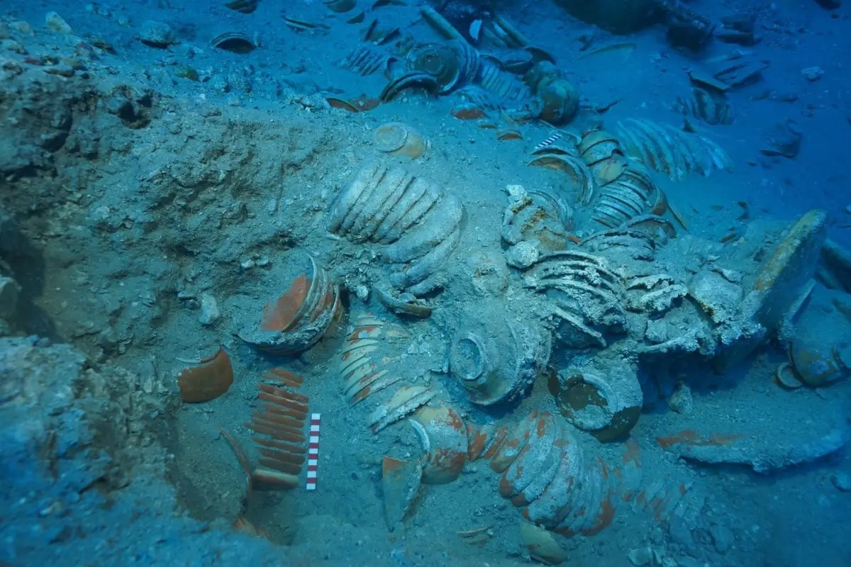 Keramika stara 900 godina, izvučena iz vode i još uvijek kao nova: očuvano blago korejskog morskog dna detail 1