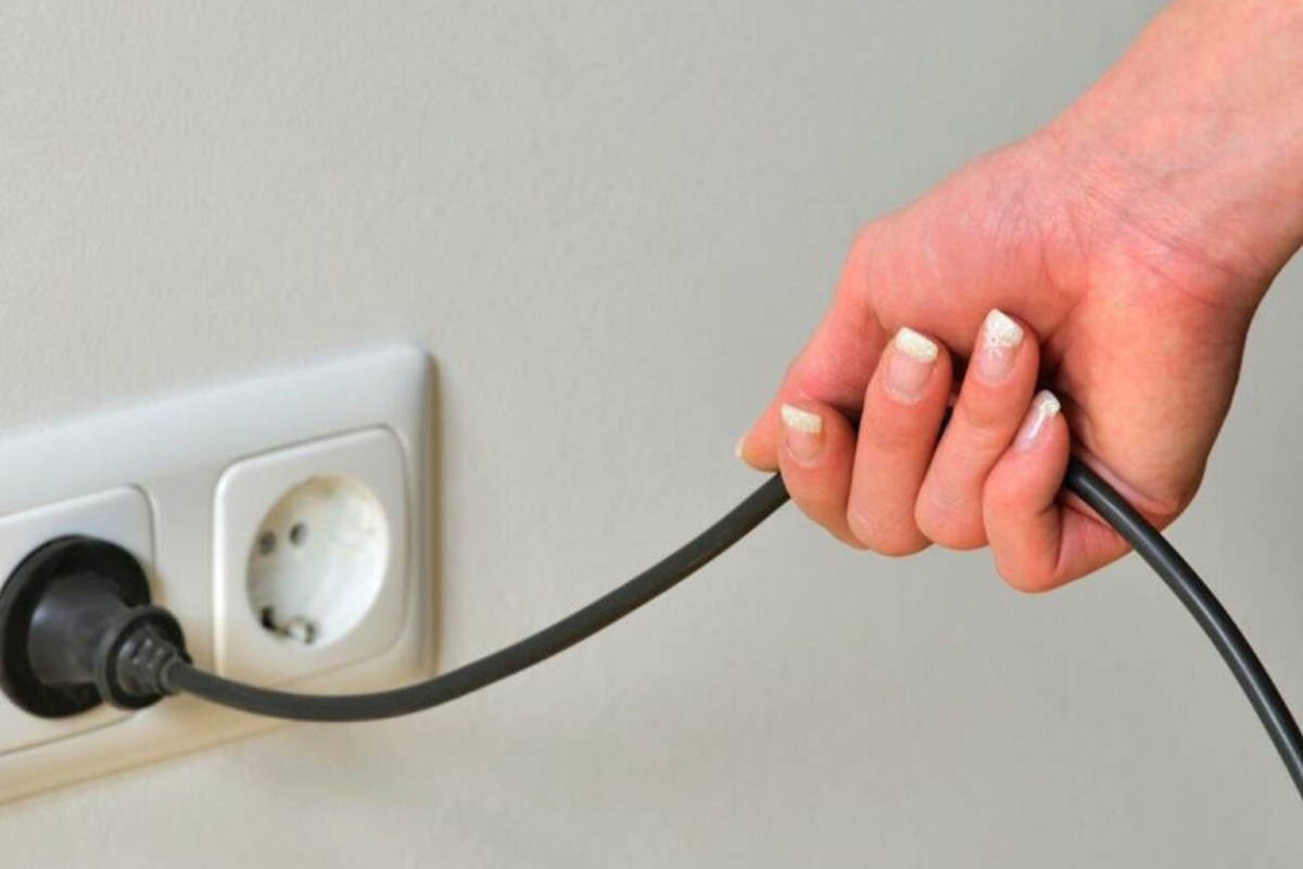 Vidjela sam račun za struju i pala sa stolice, ali mi je susjed rekao 1 trik: isključila sam ovaj uređaj iz utičnice detail 1