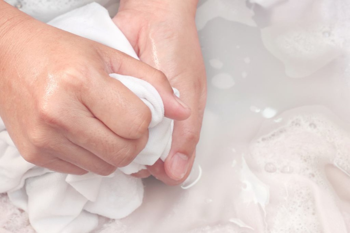 Umjesto u čašu, ulijte u perilicu rublja. Posivjele zavjese opet će izgledati kao nove detail 1