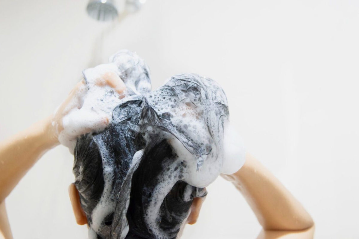 Frizer je rekao svima da kažu: kosa će prestati opadati zimi ako u šampon dodate 1 ampulu ovoga detail 1