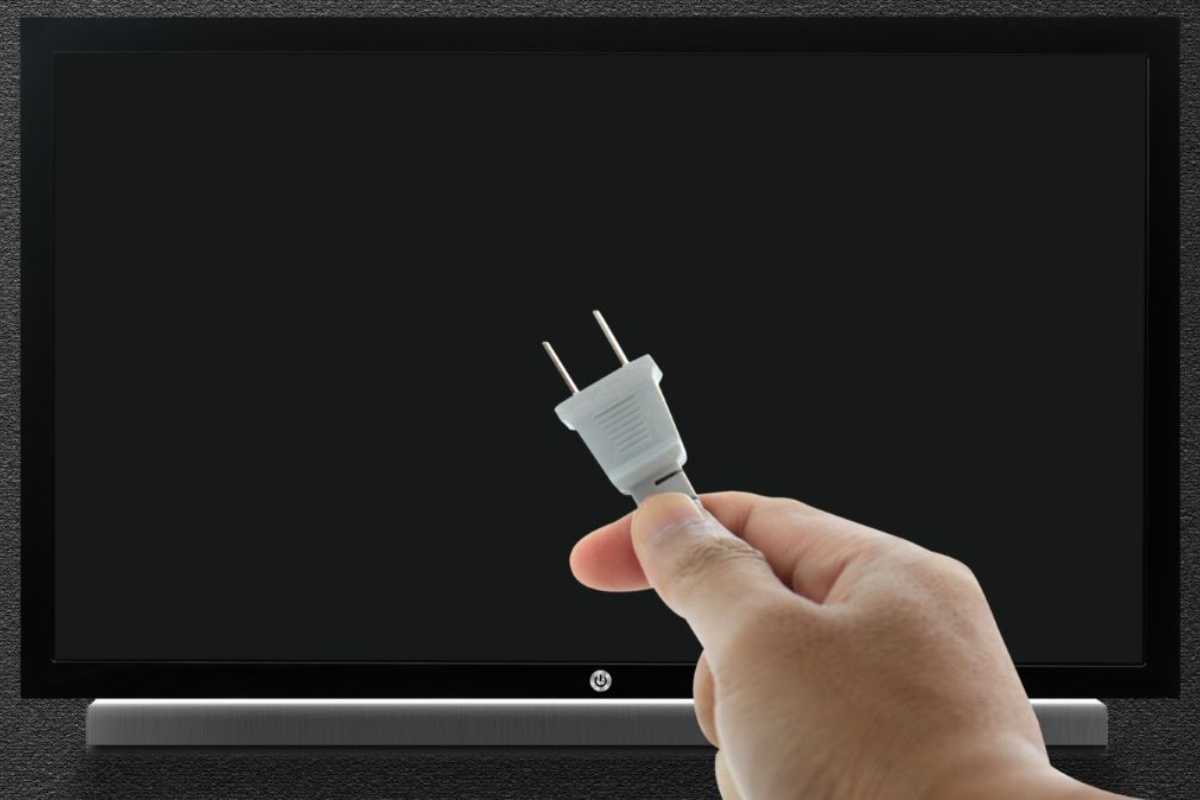 Niti lampe, niti mikrovalne pećnice: uređaji koje treba isključiti u kući tijekom oluje detail 1