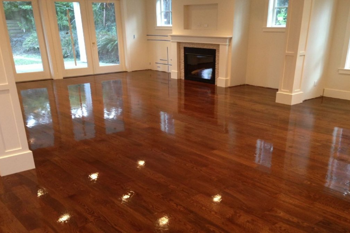 Recite zbogom plutajućim podovima: moda iz 80-ih koja se vraća 2026. godine jer je izdržljivija i praktičnija detail 1