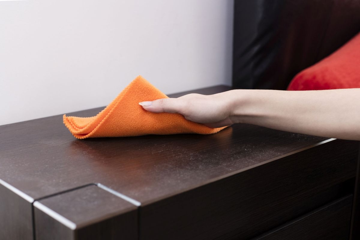 Tradicionalna metlica je stvar prošlosti: najučinkovitija alternativa za uklanjanje prašine detail 1