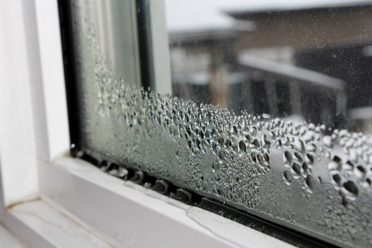 Uzmem to iz kupaonice i obrišem prozore. Ovaj trik uvijek djeluje. Para se više neće nakupljati na staklu detail 1