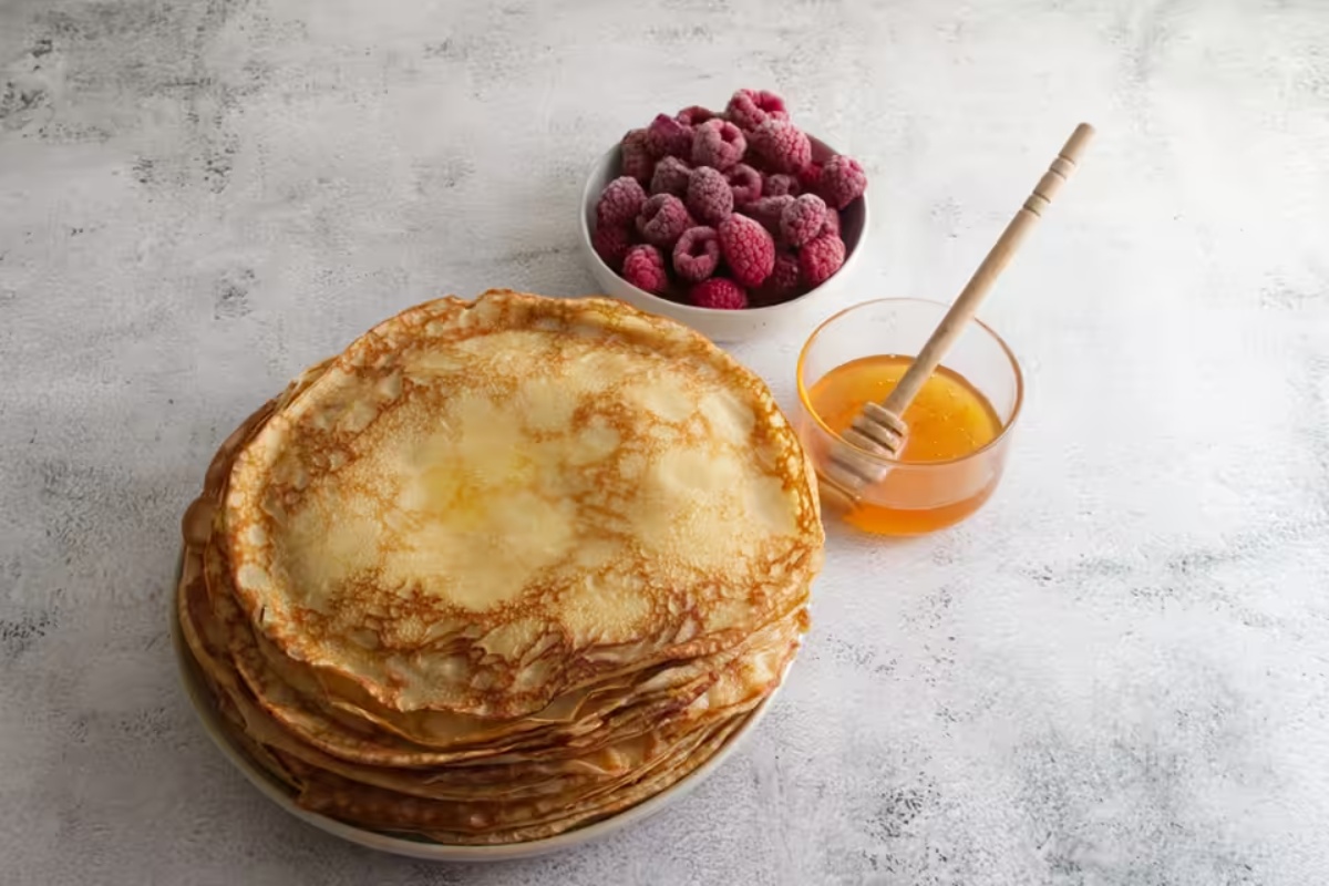 Ni mlijeko ni voda: Što dodati u tijesto za palačinke da se ne trgaju detail 1