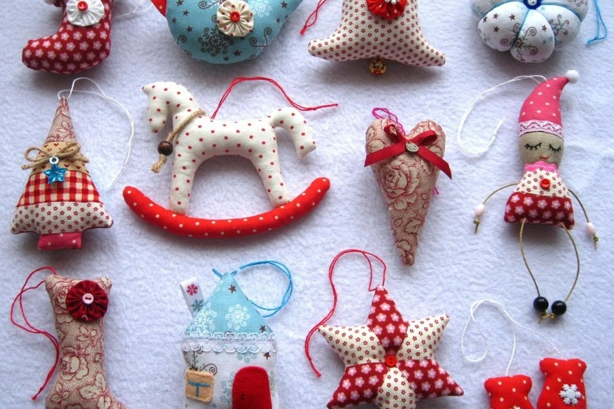 Stari par rukavica krije blago: Kako pretvoriti zaboravljene sitnice u čarobne božićne ukrase detail 1