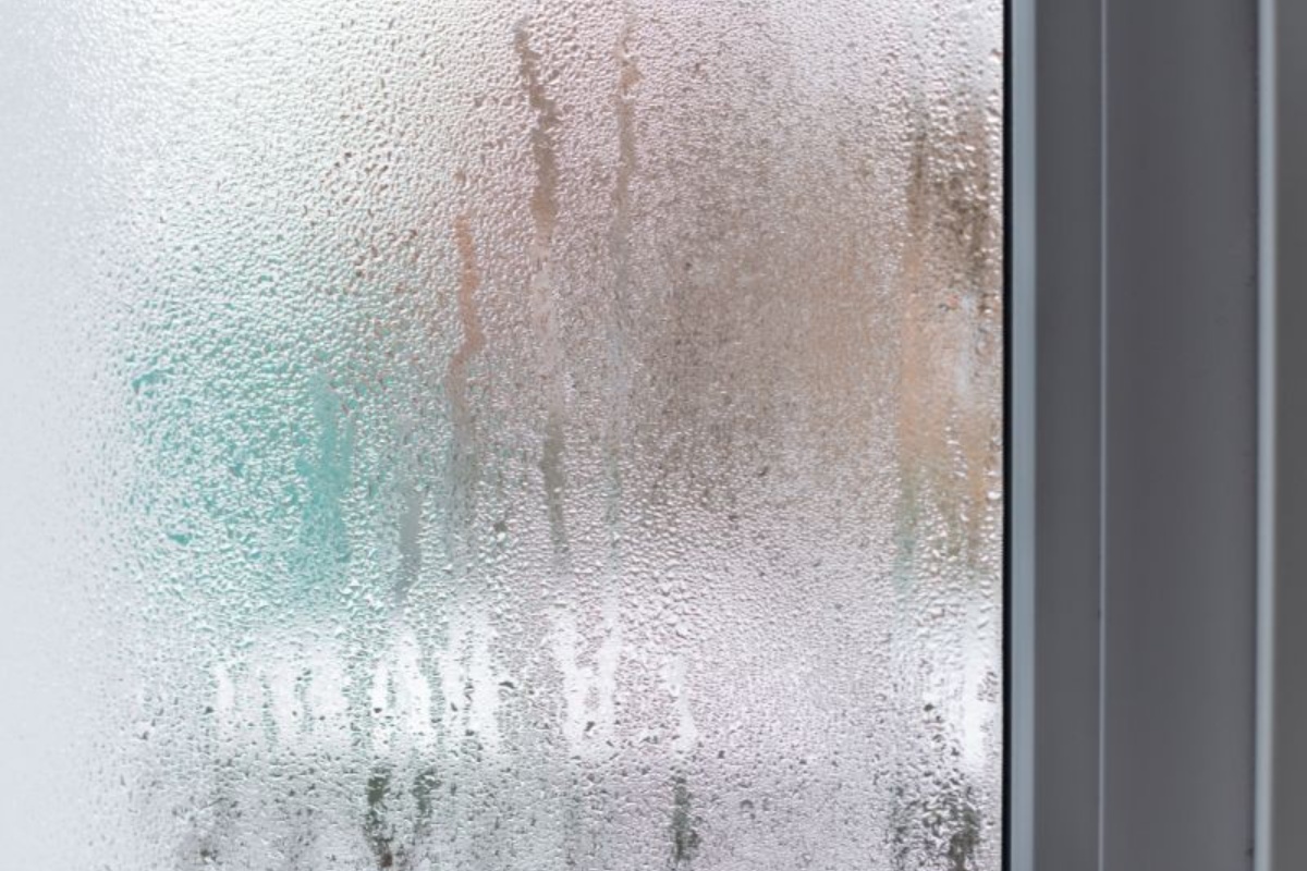 Posuda sa solju i nekoliko lovorovih listova: Najučinkovitiji način za čest zimski problem detail 1