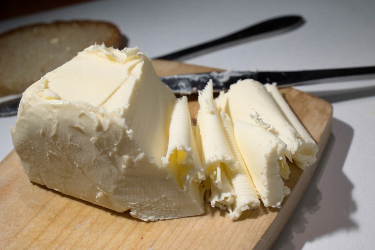 Maslac kupujem na akciji, a zatim ga zamrzavam. Radim to ovako. Ostaje svjež čak 6 mjeseci detail 1