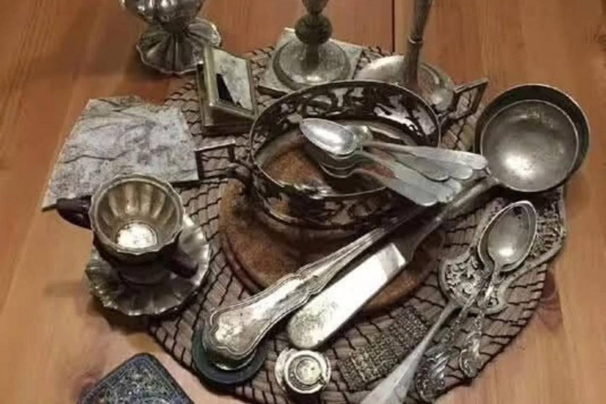 Obiteljsko blago iz ratnih vremena otkopano nakon 80 godina zahvaljujući karti nacrtanoj po sjećanju detail 1