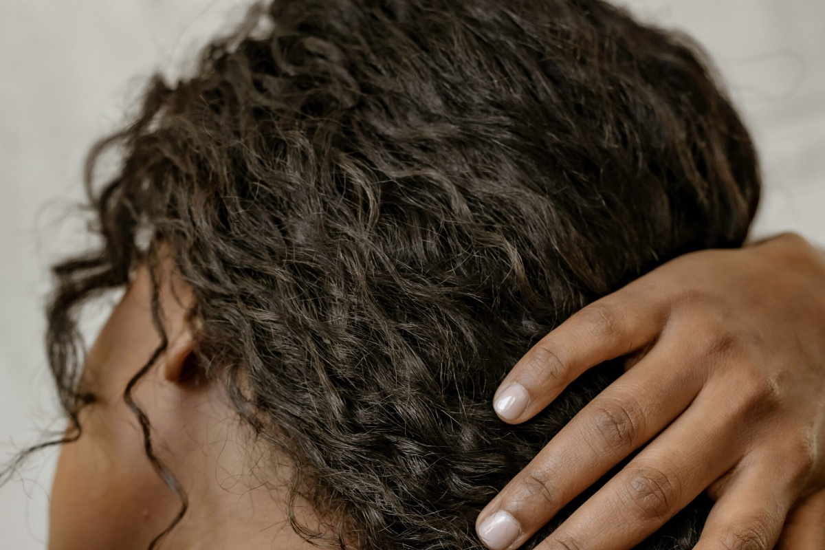 Baka je to radila intuitivno, a evo objašnjenja: po 2 kapi dok pereš kosu – i kosa raste kao na kvascu detail 2