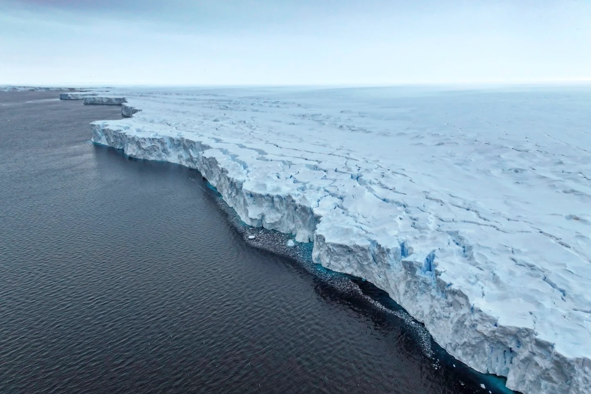 Proveo je osam mjeseci pod ledom Antarktike. Sada otkriva tajne ove regije detail 2