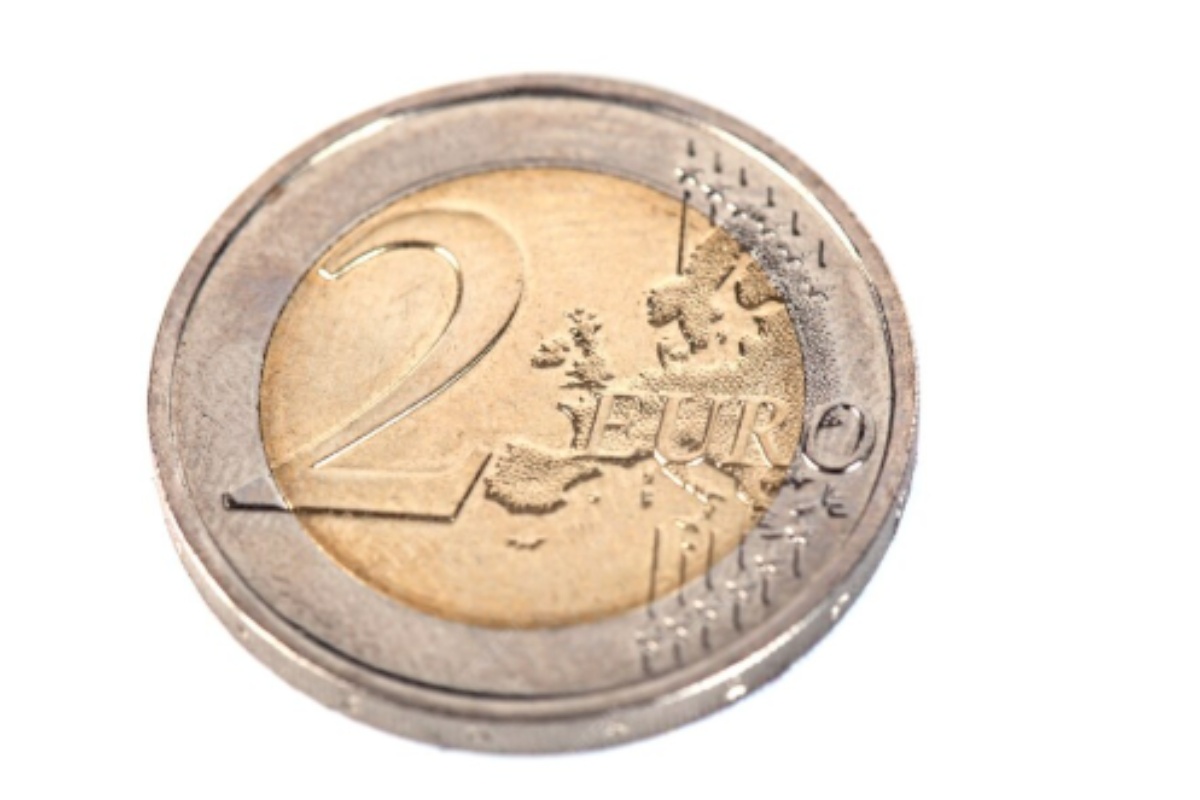 Kovanica od 2 eura pronađena u ostatku: njezina vrijednost raste do 3.300 € za određene rijetke modele, ne zaboravite provjeriti svoje džepove detail 2