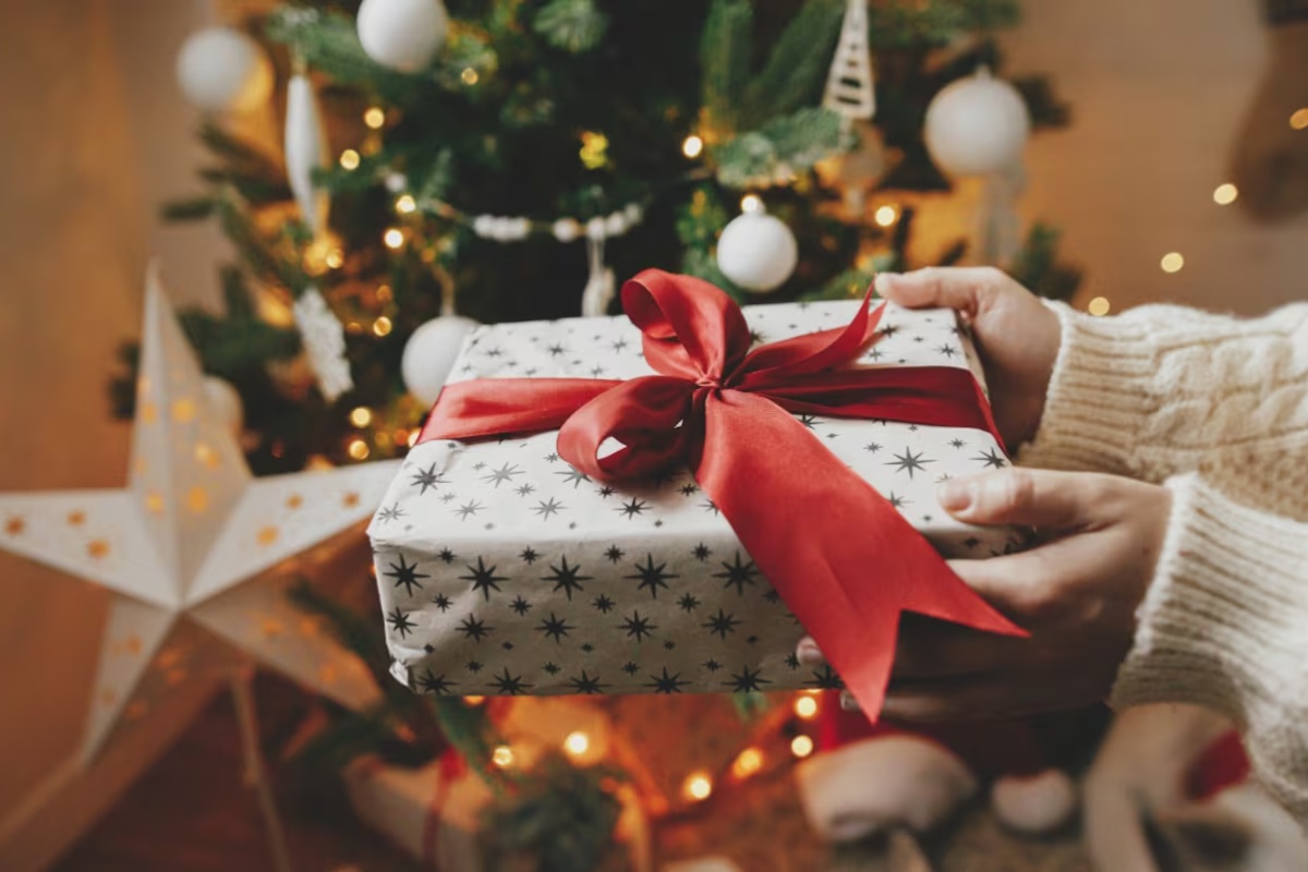 Zašto nikada ne biste trebali ostaviti upaljeno božićno drvce cijelu noć, prema stručnjacima detail 2