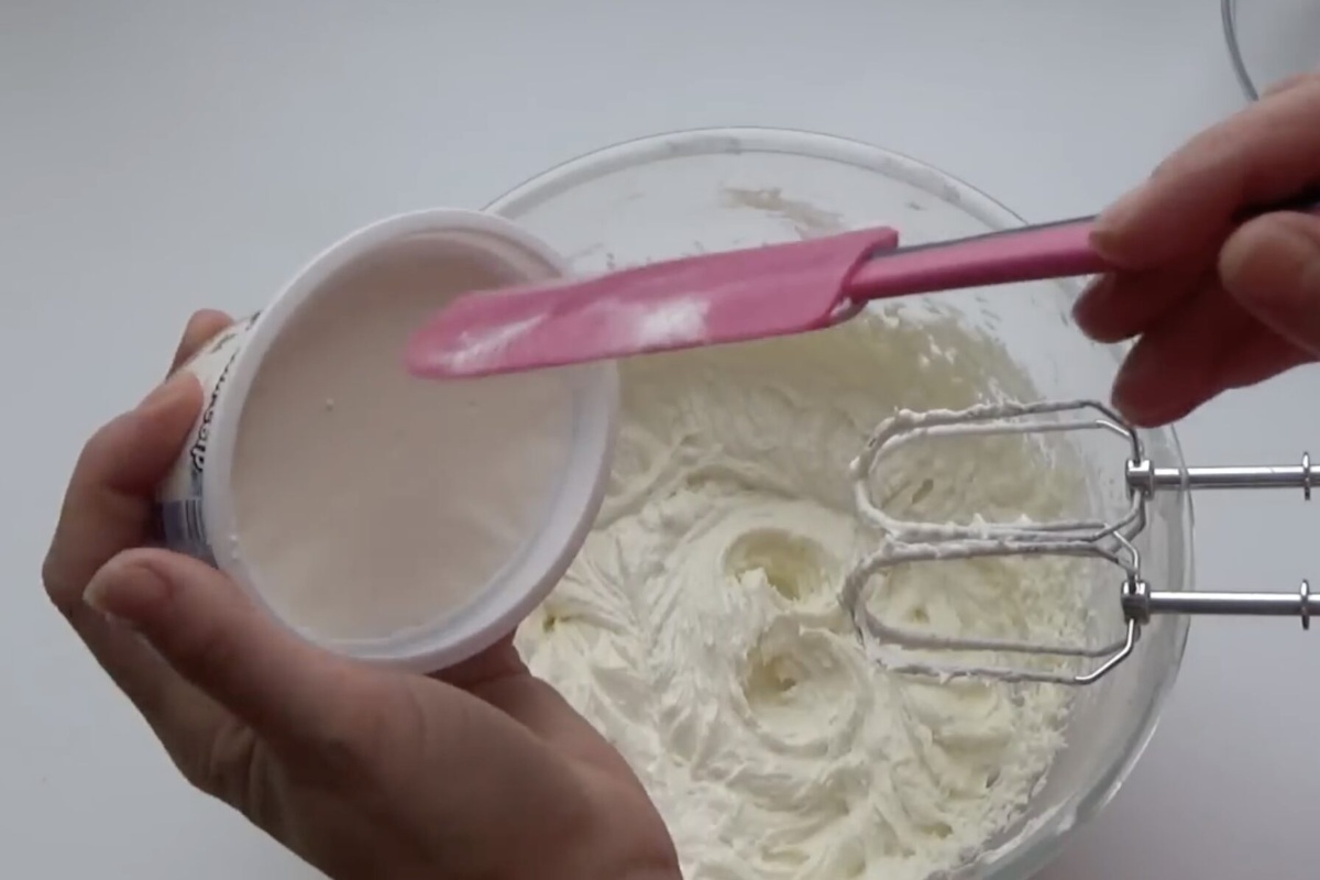 4 sastojka – i najnježnija krema za torte i kolače je spremna: najbolji „lijeni“ recept detail 2