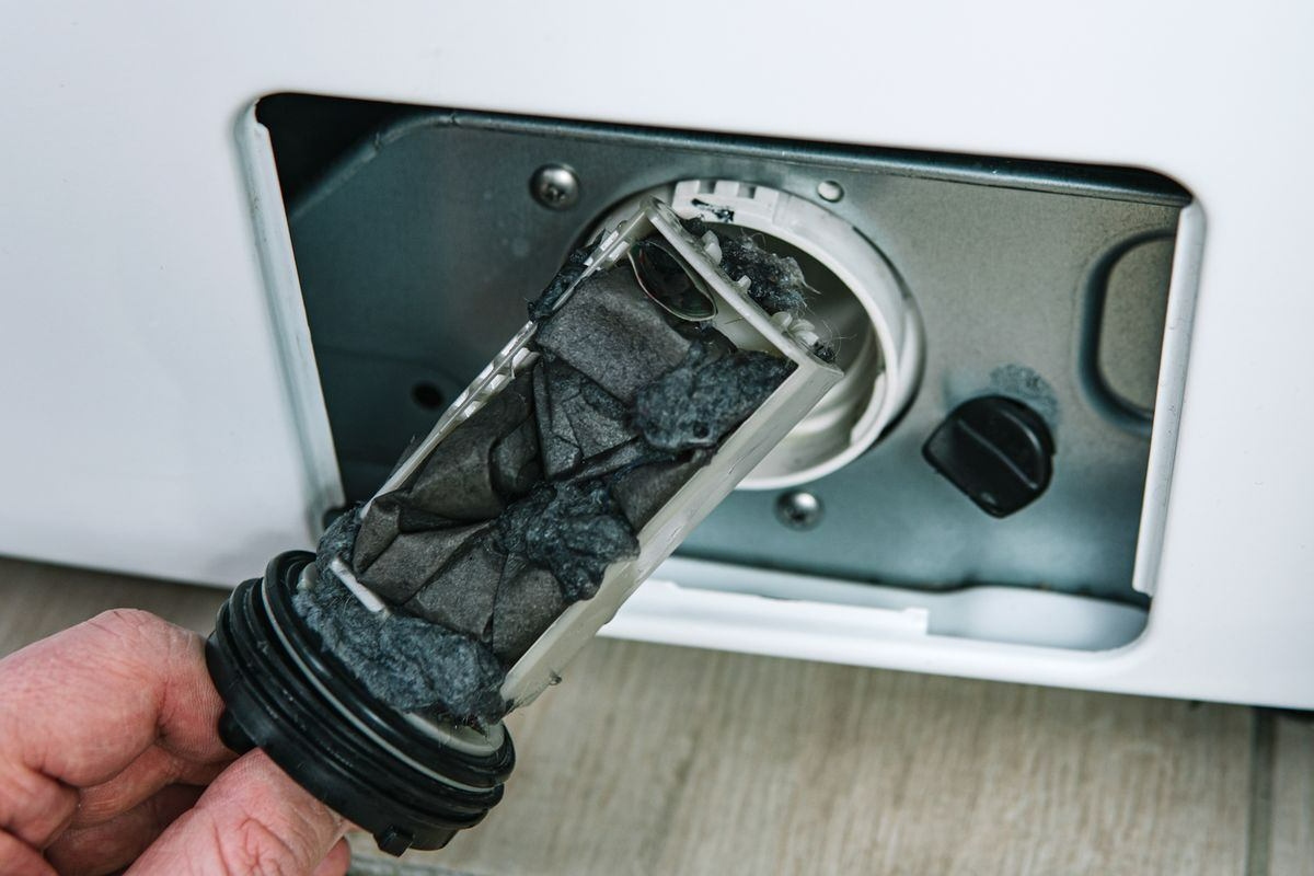 Kako očistiti filter perilice rublja kako biste izbjegli dlačice i neugodne mirise na čistoj odjeći detail 2