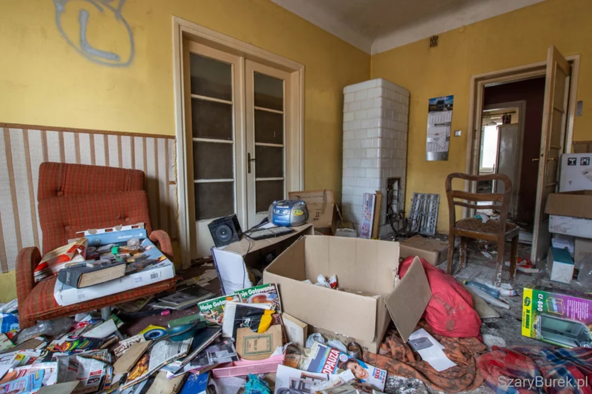 Ovakvo otkriće nisam očekivao u napuštenoj kući. To je pravi antikvitet detail 14