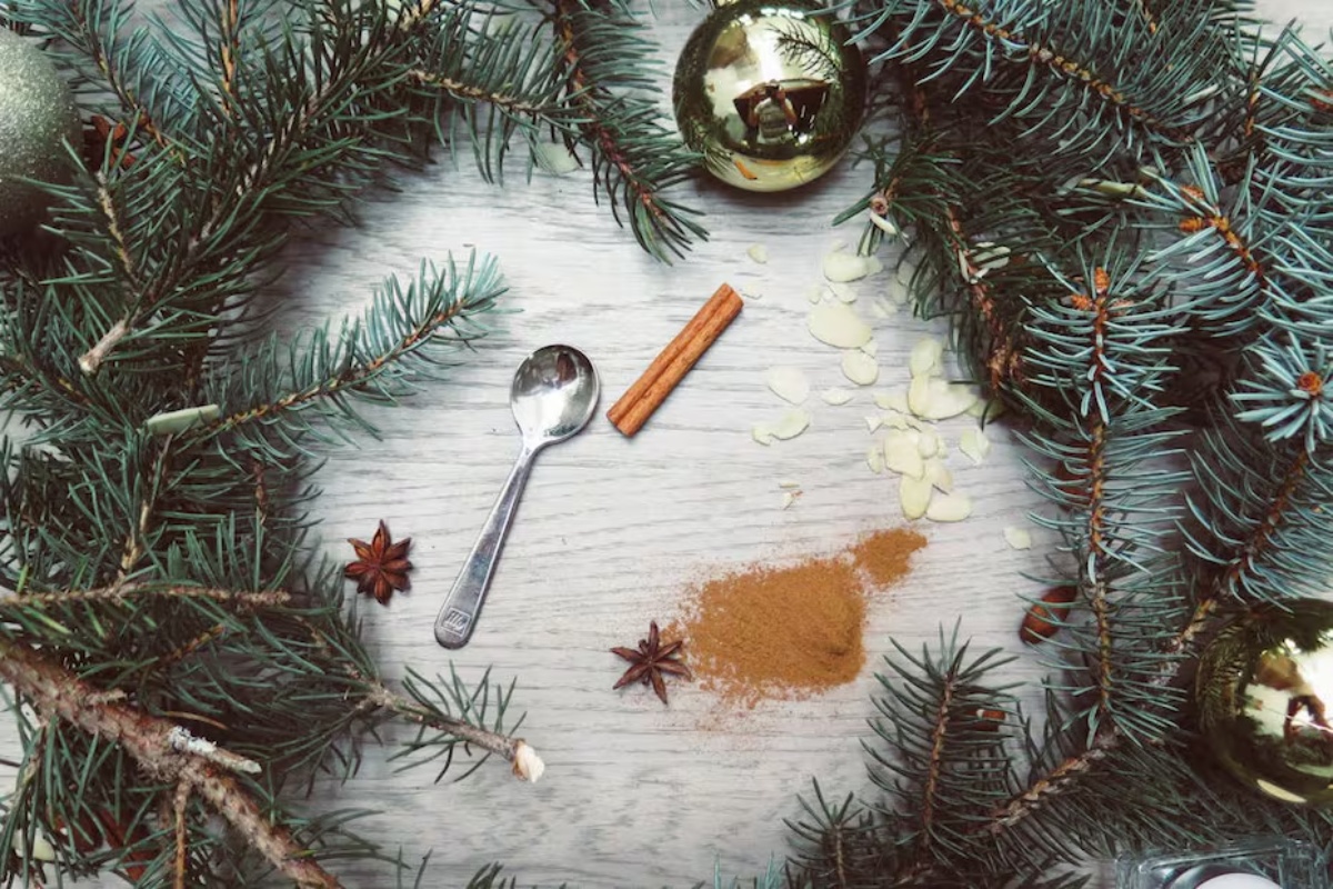 Božić 2025.: Zašto biste trebali staviti štapić cimeta na drvce? Saznajte značenje detail 3