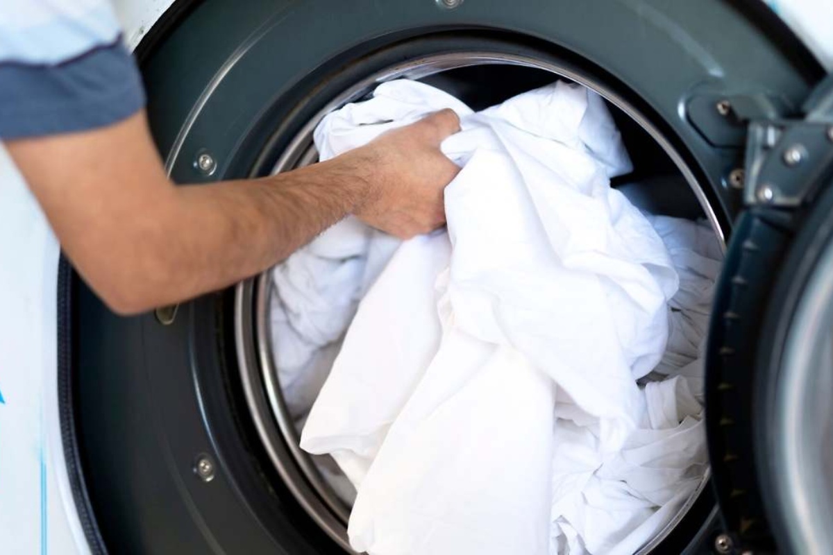 Tehnika za besprijekorno pranje bijelog rublja: uklonite žućkaste mrlje i vratite izvorni ton u jednom pranju detail 3