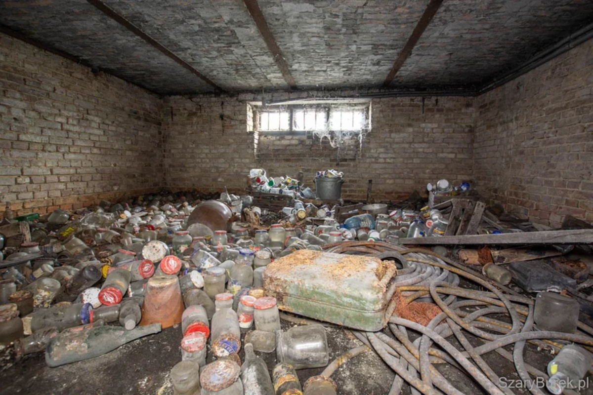 Ovakvo otkriće nisam očekivao u napuštenoj kući. To je pravi antikvitet detail 9