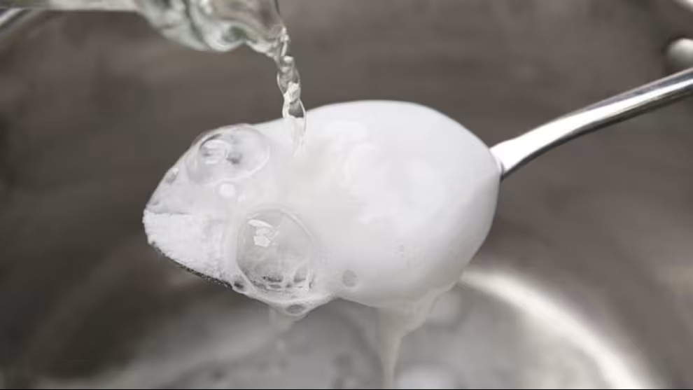 Mieszanie sody oczyszczonej z octem: dlaczego warto to robić i do czego służy