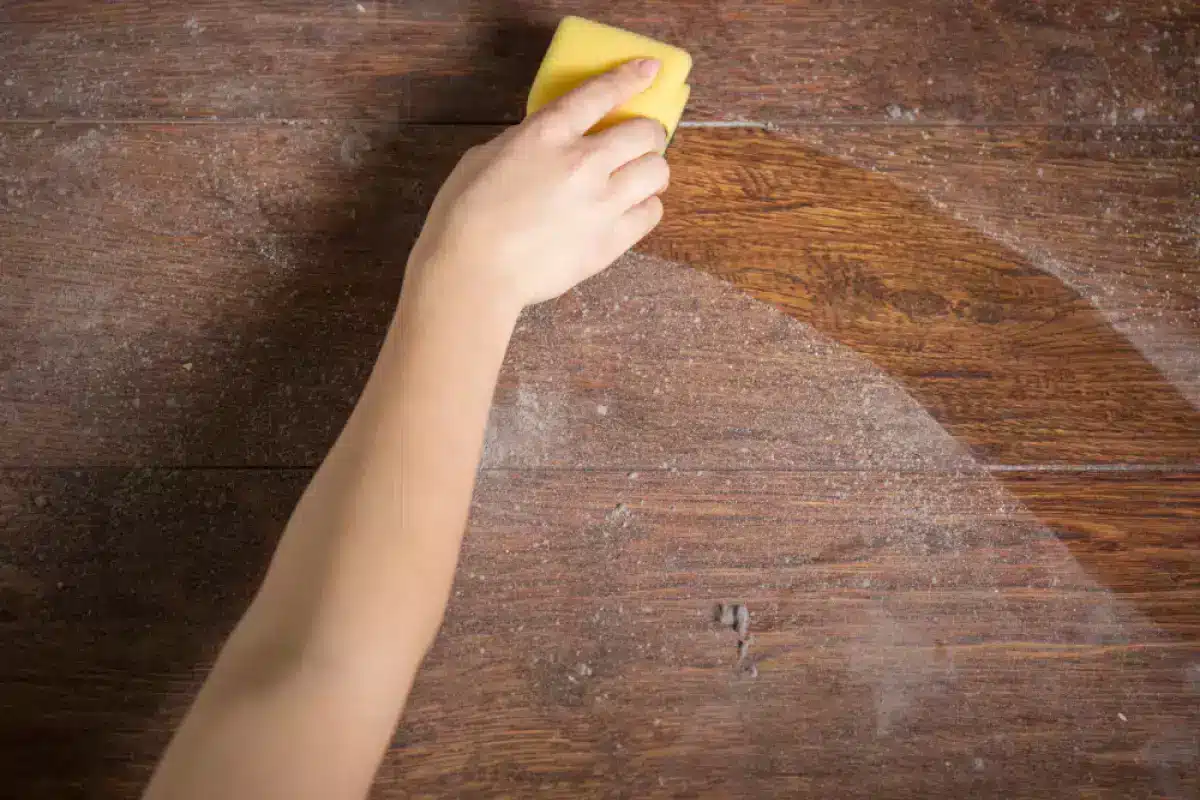 Prašina nestaje na dugo vremena: jednostavna metoda čišćenja koja se koristi u hotelima.