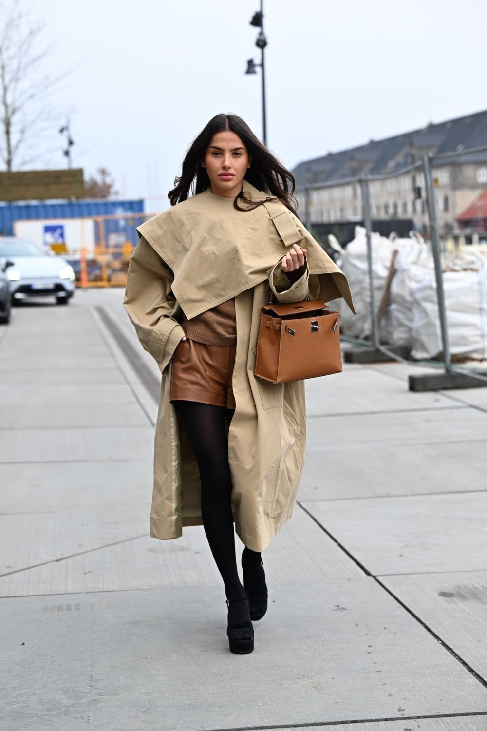 Svi su ludi za ovim retro modelom: Otkrivamo zašto su 'mikro' potpetice postale ultimativni zimski trend koji obožavaju Hrvatice detail 1