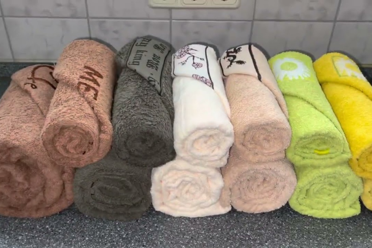 Prestala sam kupovati skupe krpe za čišćenje: radim ovu „magiju“ u 5 minuta od starih ručnika