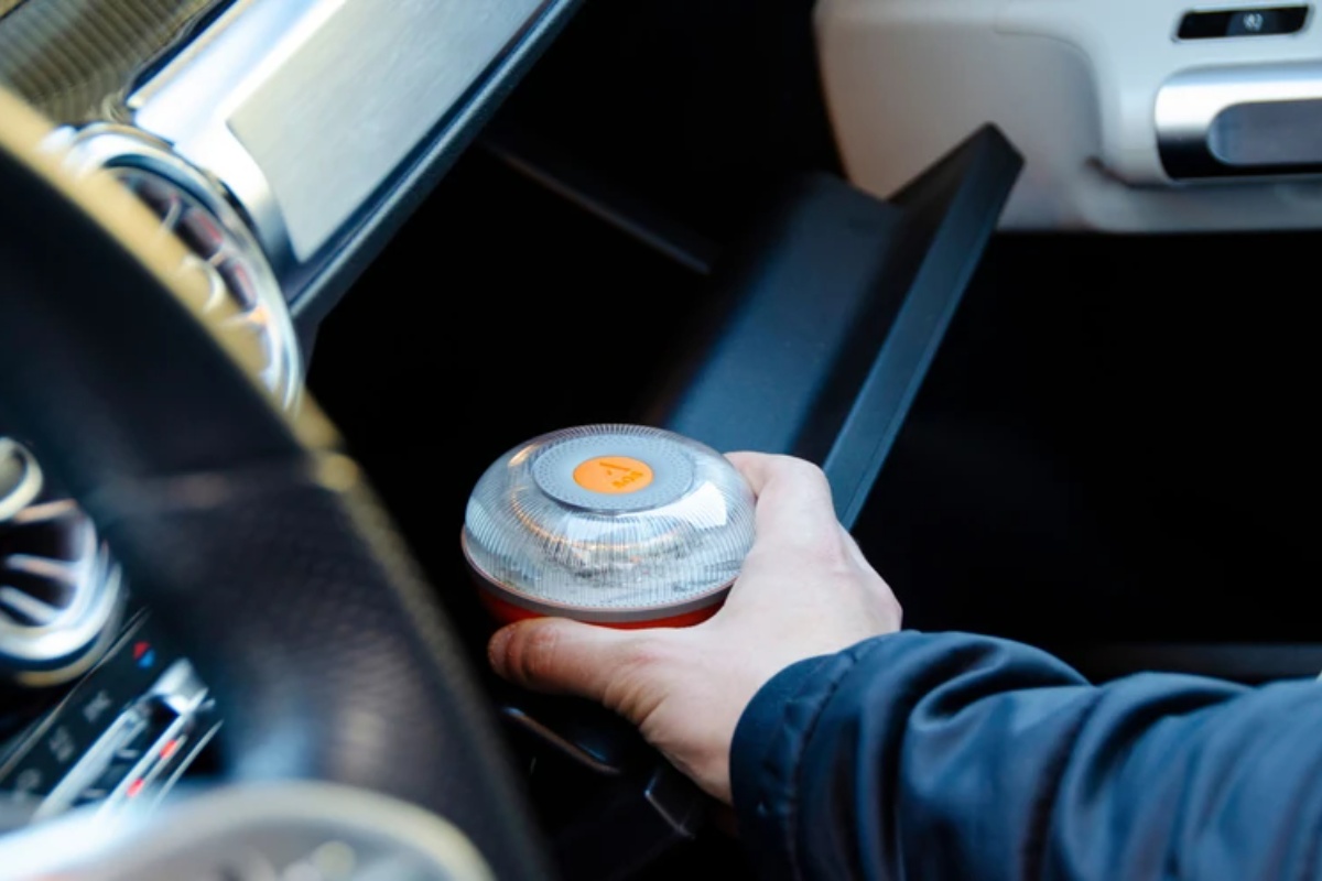 Od 1. siječnja nova obvezna oprema automobila: Umjesto trokuta stiže tehnologija