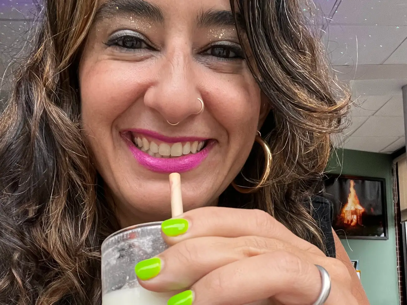 Shvatila sam da trošim više od 2.000 dolara godišnje na builder gel nokte. Odlučila sam prestati i uštedjeti taj novac.