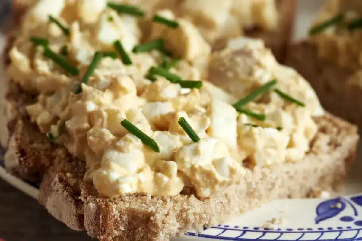 Miješam ga s jajima. U trenu imam gotov ukusan namaz bogat kalcijem i vitaminima. detail 1