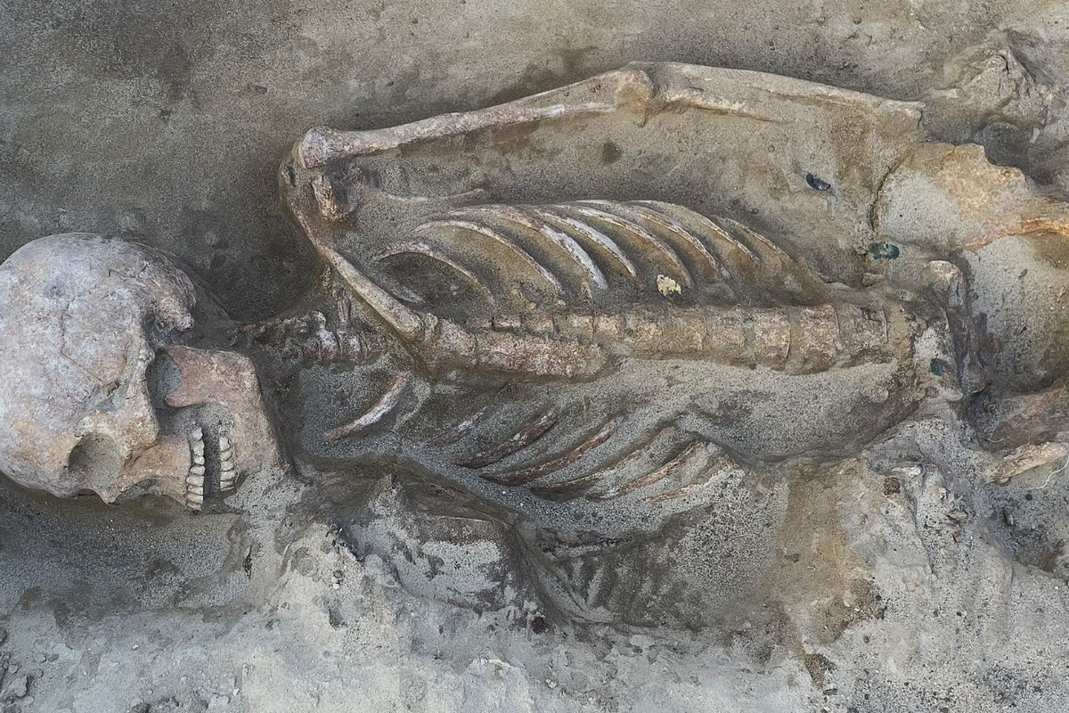 Arheolozi amateri pronašli su 1.100 godina stare ostatke triju ratnika s tajanstvenom vezom detail 1