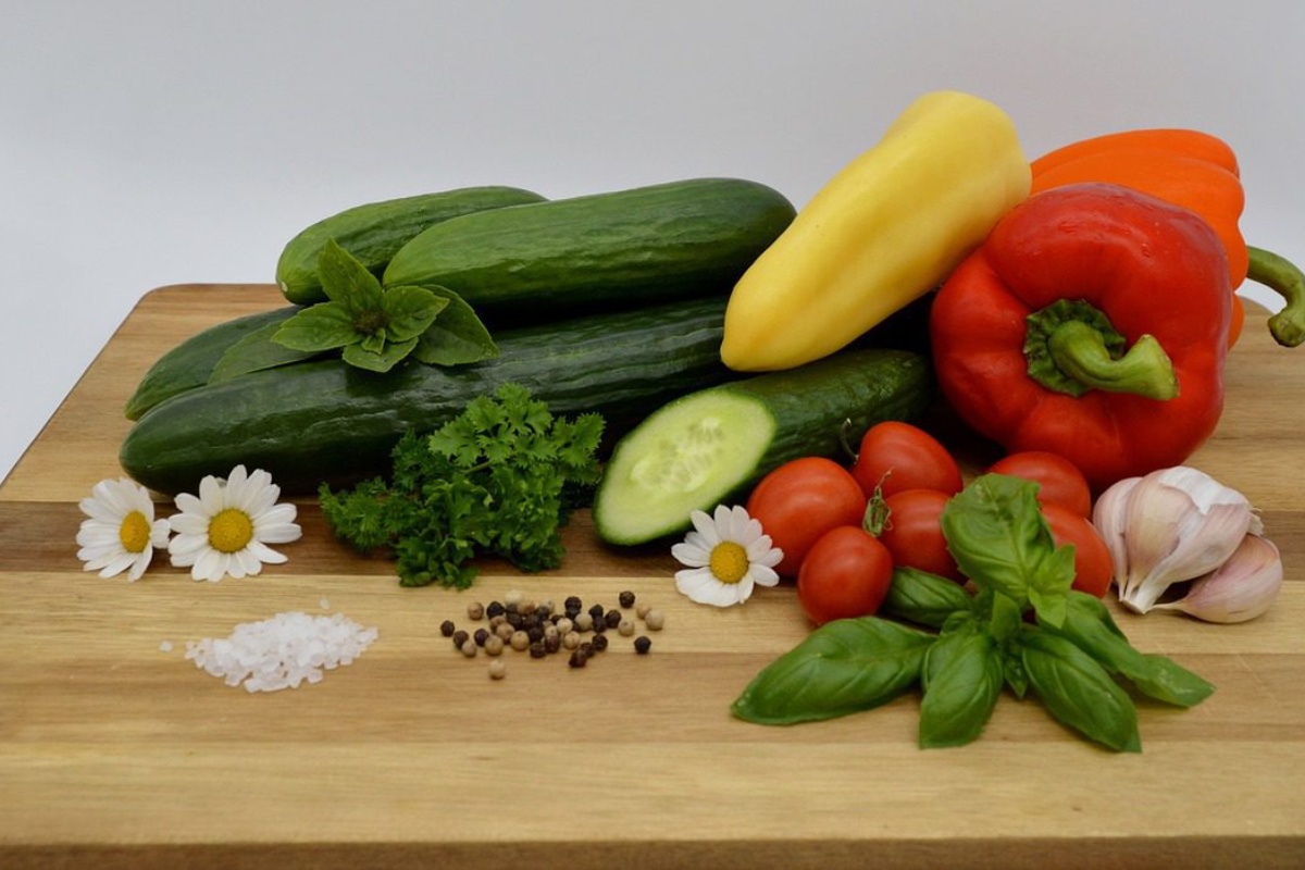 Dajte rajčicama, paprici i krastavcima ovakvu prihranu i čak će i osušene sadnice oživjeti do jutra: susjedi će vam zavidjeti