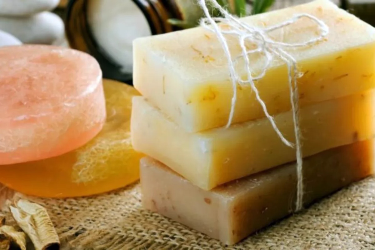 Tava će sjajiti kao nova: Provjerena metoda za čišćenje zagorjele masnoće i prljavštine