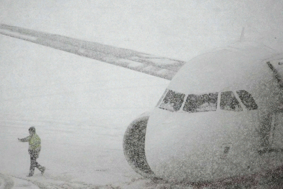 Ključna zračna luka u Europi gubi bitku sa zimom: Otkazano je već više od 600 letova detail 2