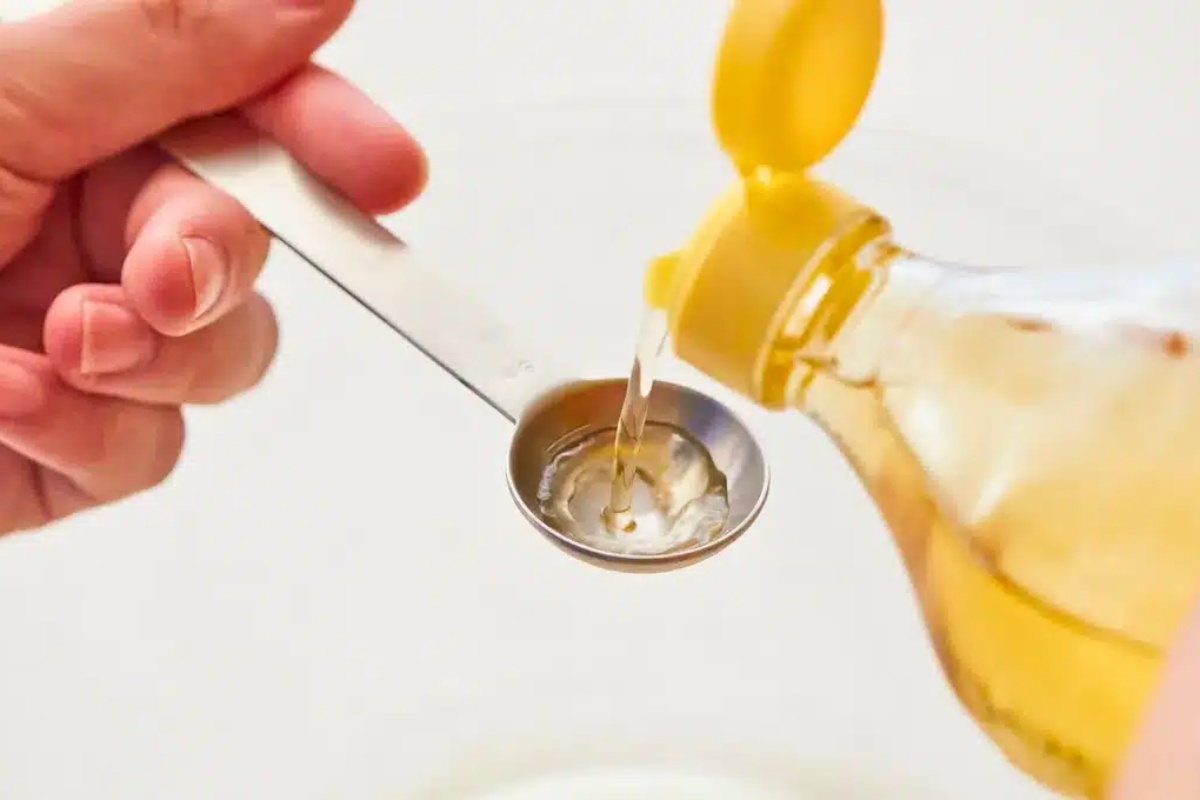 Ocat u kotliću toaleta: kako izvesti ovaj trik i što on znači detail 2