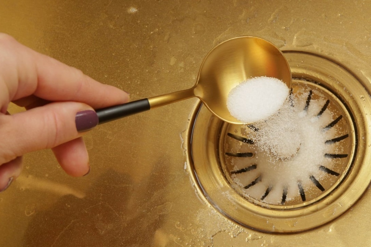 „Nema potrebe zvati vodoinstalatera“: vruća voda i nekoliko žlica ovog praha dovoljni su za pročišćavanje cijevi i njihovo brzo čišćenje detail 2